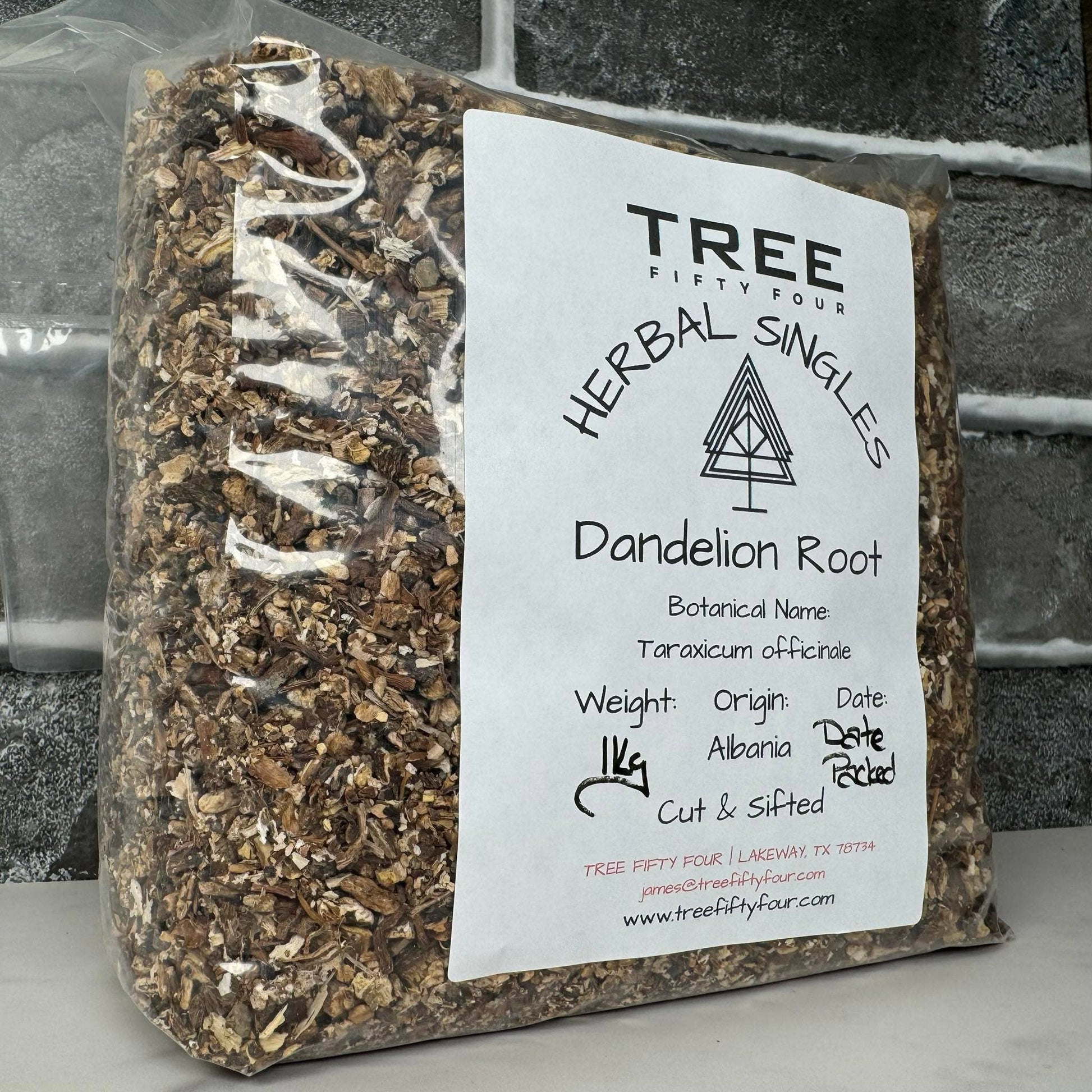 Bulk 1kg bag of organic cut Dandelion Root Taraxicum officinale herbal tea from Albania and Poland