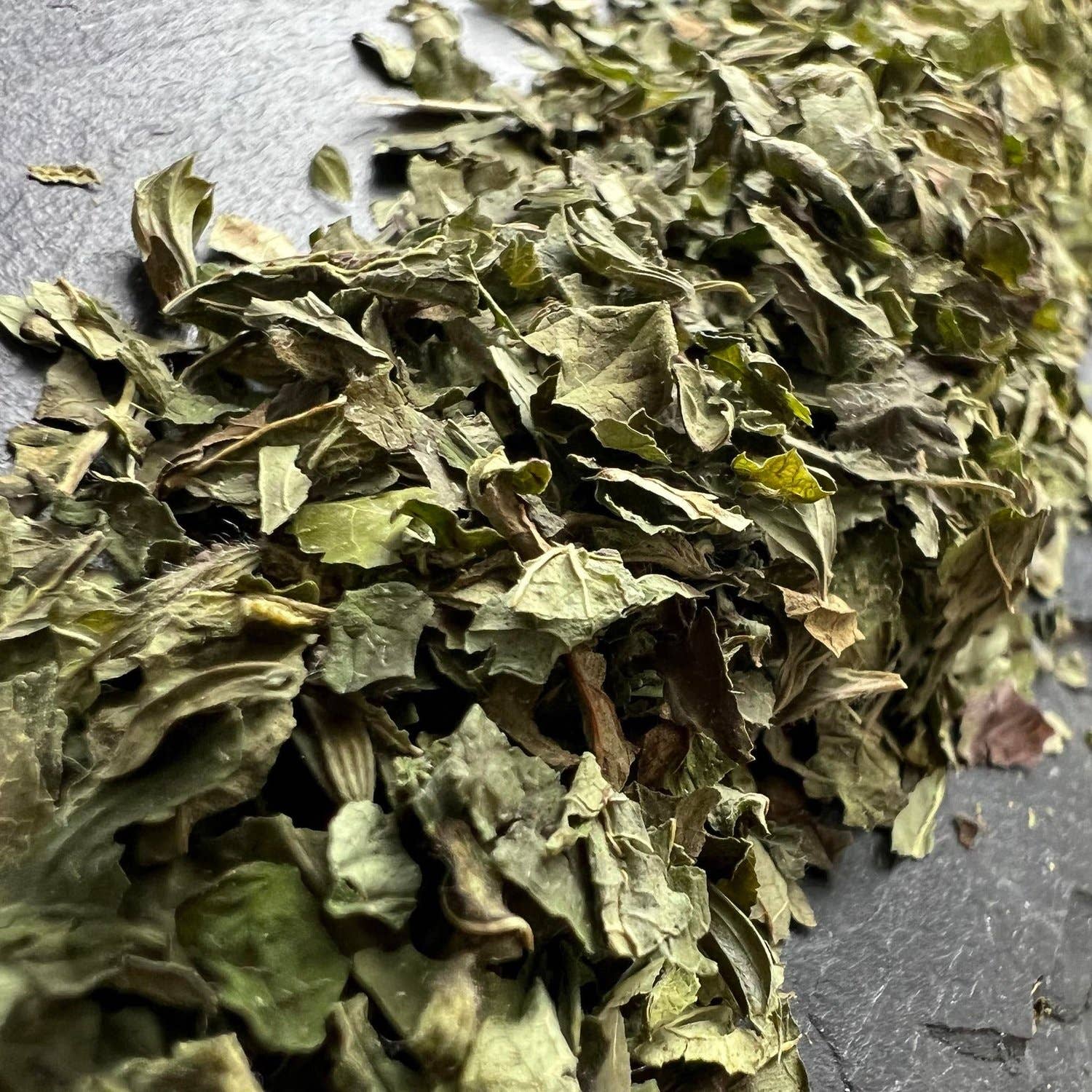 Organic dried lemon balm leaves Melissa officinalis bulk herbs for tea and aromatherapy